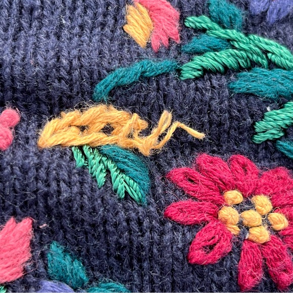 Vintage Floral Embroidered Navy Blue Knit Button Front White Stag Sweater Vest - Picture 7 of 8